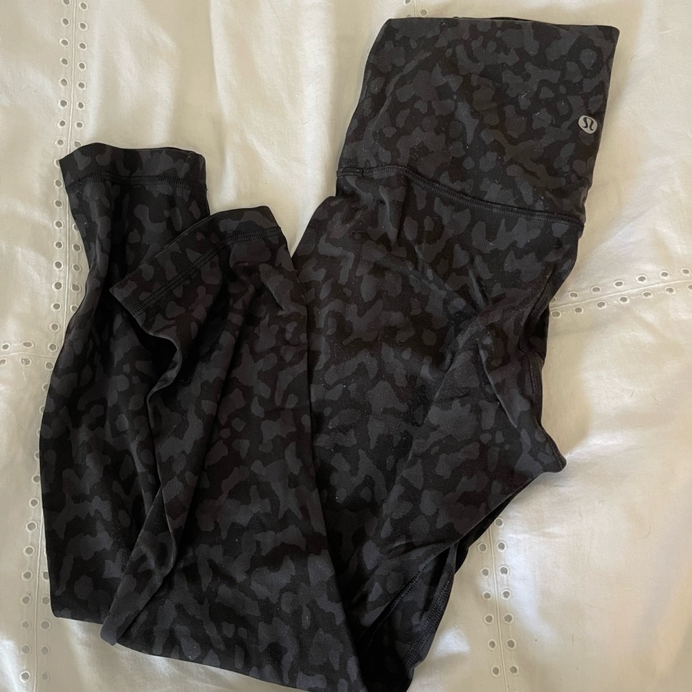 Lululemon crops